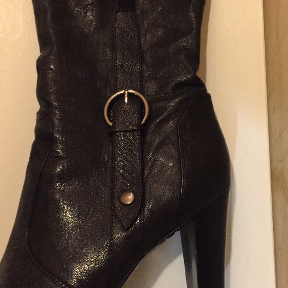 Charles David black leather boots 👢 size 10